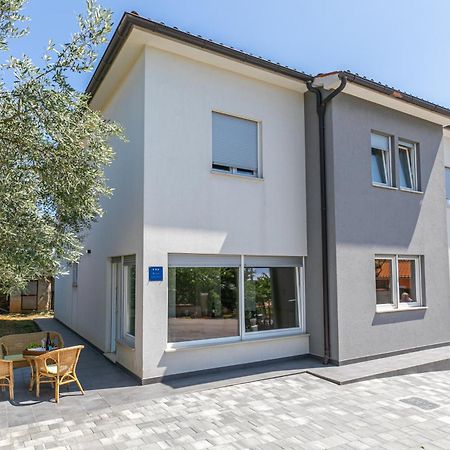 Apartman Suzi Pula Exterior foto