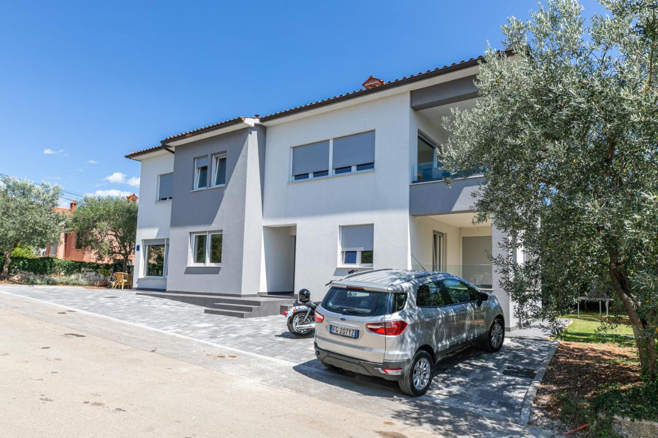 Apartman Suzi Pula Exterior foto